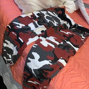 Fashion nova cargo pants (camo)